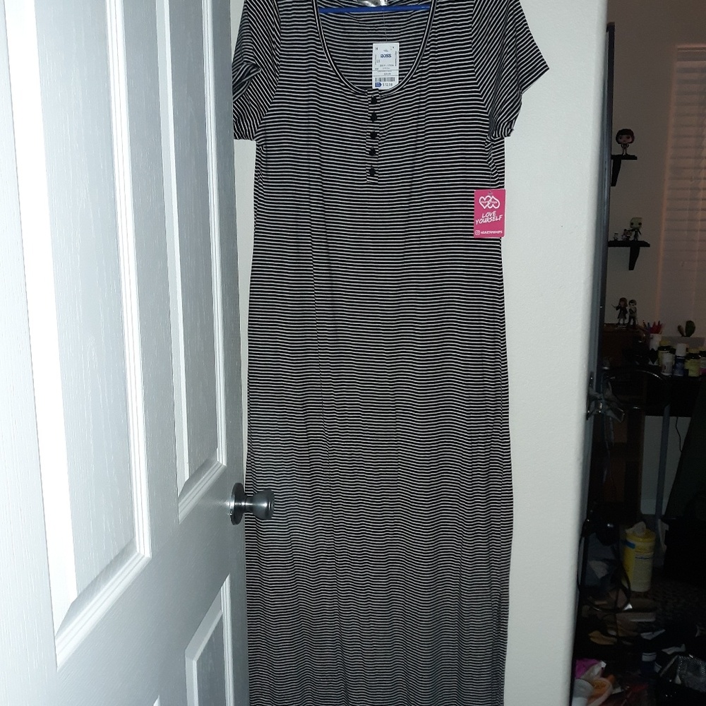 Maxi black and white striped dress